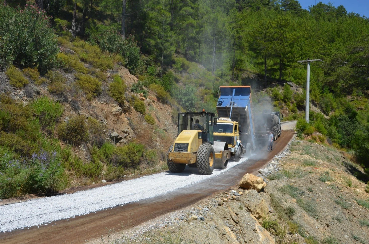Alanya'ya B&uuml;y&uuml;kşehir dokunuşu! Bayır ve Dim Vadisi asfaltlandı