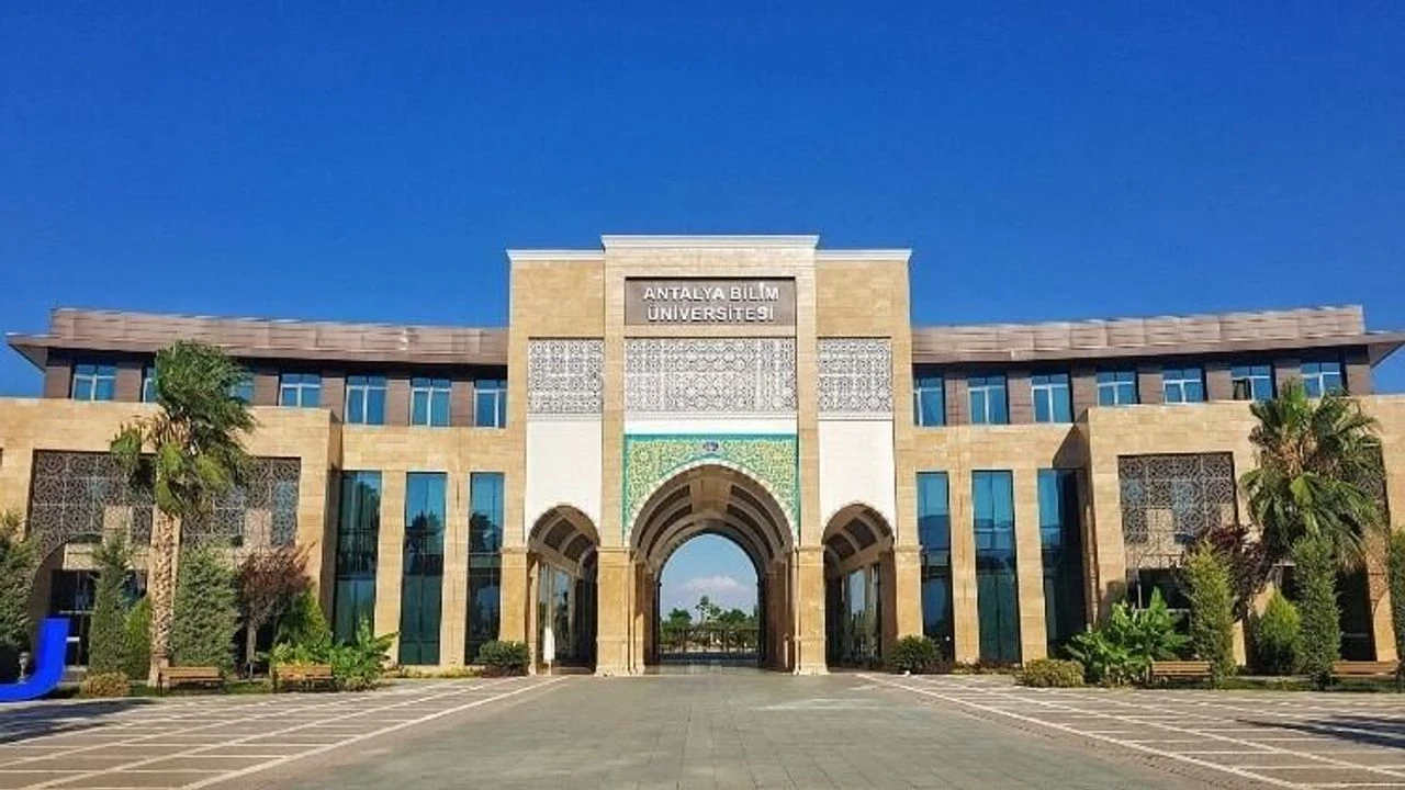 Antalya Bilim &Uuml;niversitesi&rsquo;nde sıkı kurallar d&ouml;nemi! &Ouml;ğrencileri zorlayacak