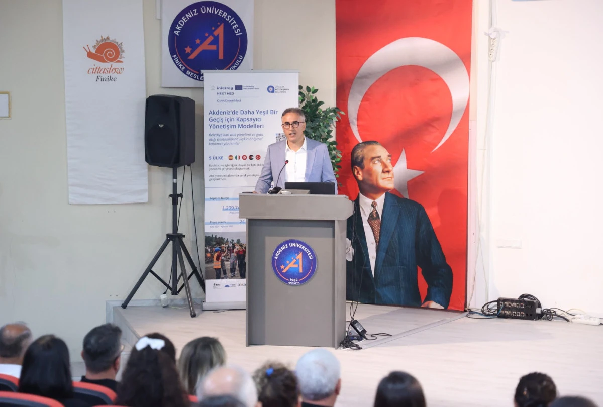 Antalya Finike&rsquo;de yeşil ge&ccedil;iş i&ccedil;in &ccedil;alıştay d&uuml;zenlendi