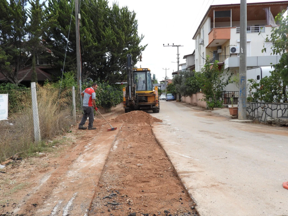 Antalya Kepez'de g&uuml;&ccedil;l&uuml; altyapı! Duacı&rsquo;da 700 metrelik yol yenileniyor