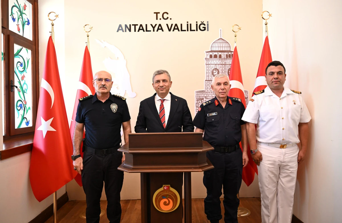 Antalya Valisi a&ccedil;ıkladı! Ağustos'ta g&uuml;venlik ve asayiş bilan&ccedil;osu ne oldu?