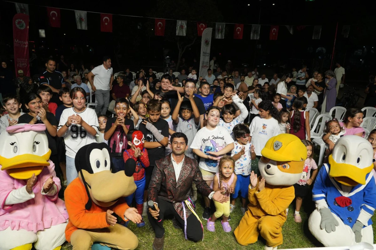 Antalya'da 'Sahne Kepez' &ccedil;ocukları coşturdu