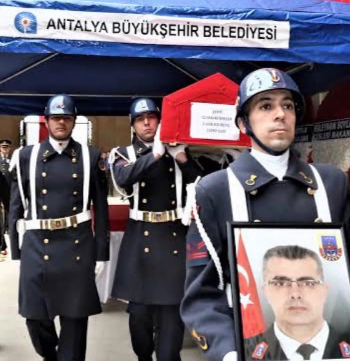 &Ccedil;er&ccedil;eve Yasa'ya şehit kardeşi Kesekler'den tepki! 'Benim itirazım barışa değil'