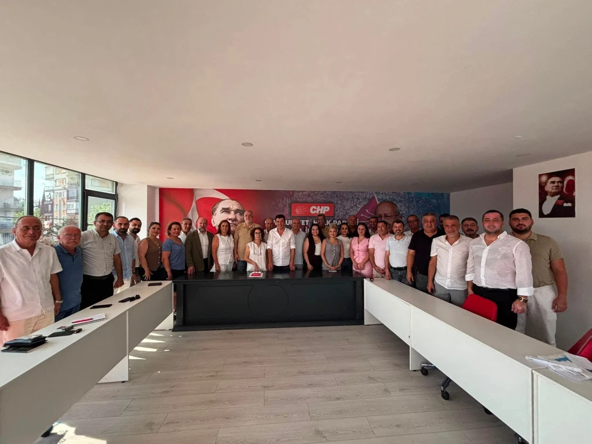 CHP Antalya'da ilk y&ouml;netim toplantısı! G&ouml;rev dağılımı a&ccedil;ıklandı