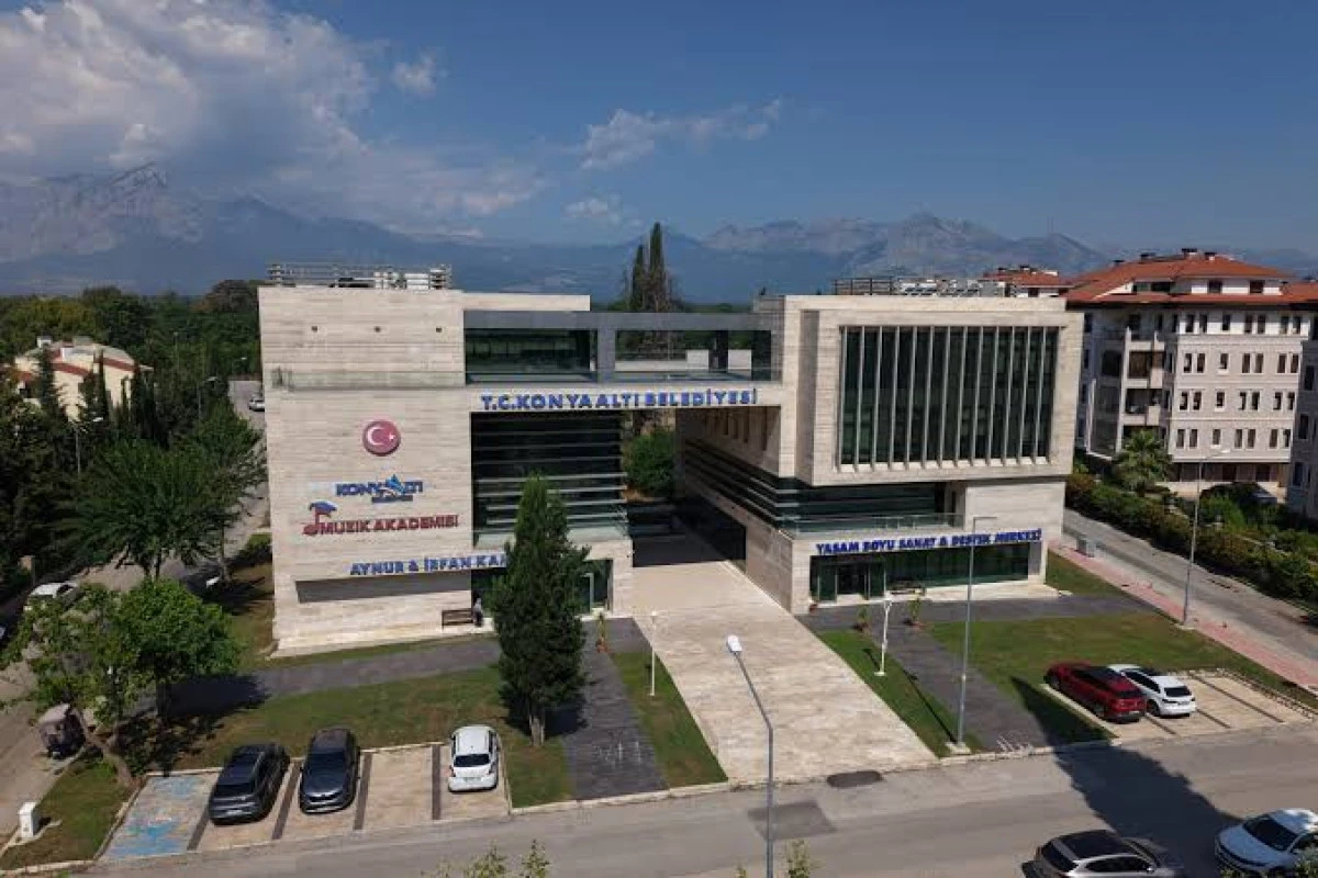 Konyaaltı Belediyesi&rsquo;nde m&uuml;fettiş mesaisi! İmar dosyaları tek tek incelenecek